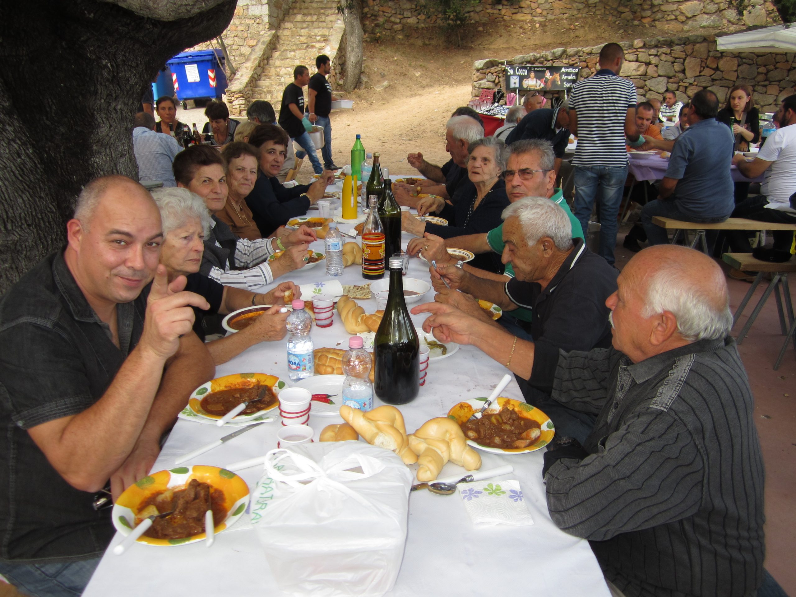 authentiek sardinie ontdek je met sardinie reizen van Sardo Experience op een boerenfeest in campagna