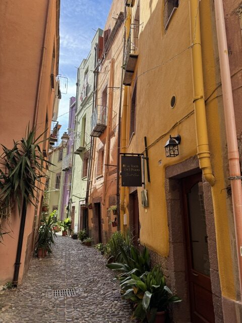 bosa street Sardo Experience sardinie reis