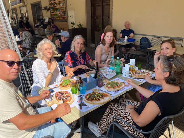 bruschetta tijdens alghero excursie met sardo experience sardinie reizen