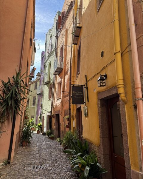bosa street Sardo Experience sardinie reis