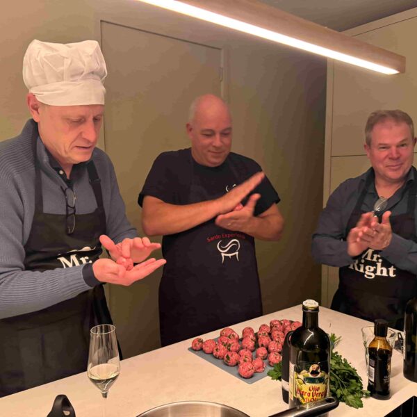 vriendenuitje Italiaans Sardijnse kookworkshop thuis met Sardo Experience in huis